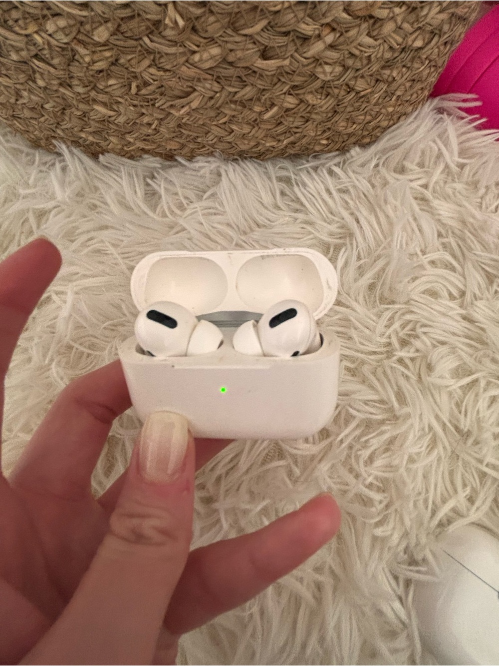 Wireless AirPods  in White with Charging Case